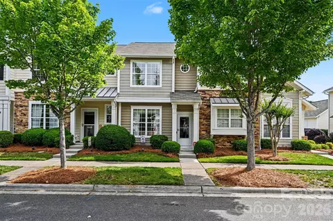1033 Woodglen Ln, Matthews, NC 28104