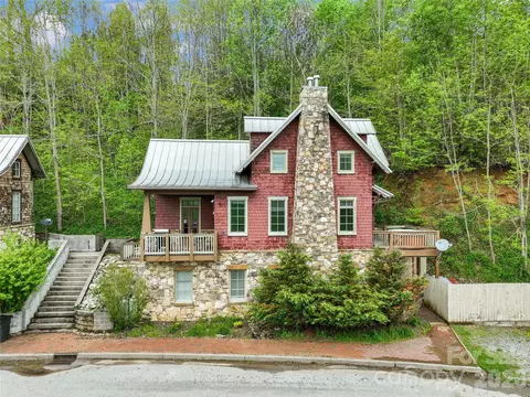 115 Breakaway Trl, Mars Hill, NC 28754