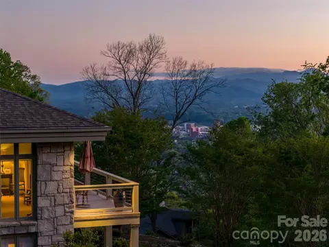 65 Crestwood Rd, Asheville, NC 28804