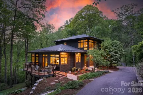 15 Hunters Way, Asheville, NC 28804