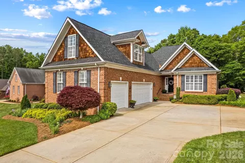 7767 St Andrews Ln, Stanley, NC 28164