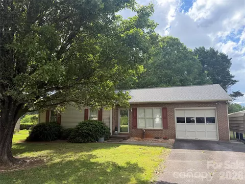 4445 Sulphur Springs Ne Rd NE, Hickory, NC 28601