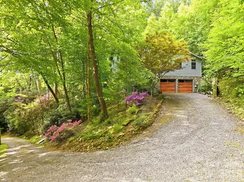 63 Chestnut Forest Rd, Fairview, NC 28730