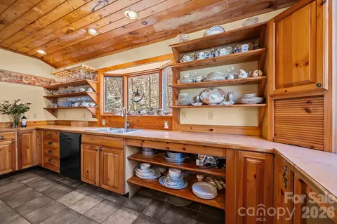 Kitchen - 63 Chestnut Forest Rd, Fairview, NC 28730 photo 2 of 2