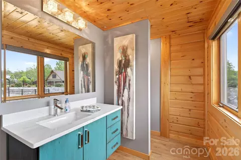 Bath - 3097 W Moonlight Pl, Morganton, NC 28655 photo 1 of 6