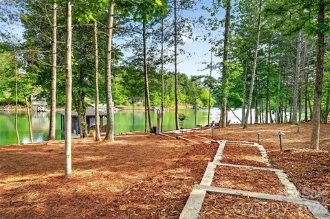 Exterior - 3097 W Moonlight Pl, Morganton, NC 28655 photo 3 of 7