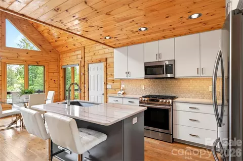 Kitchen - 3097 W Moonlight Pl, Morganton, NC 28655 photo 3 of 3