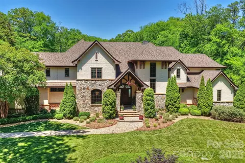 4901 Carmel Park Dr, Charlotte, NC 28226