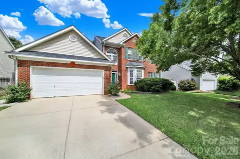 10918 Chamberlain Hall Ct, Charlotte, NC 28277