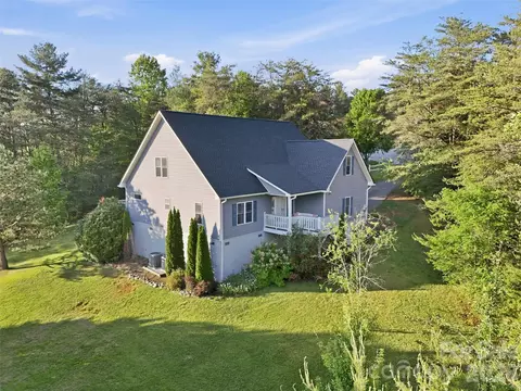 16 Lancaster Ln, Weaverville, NC 28787