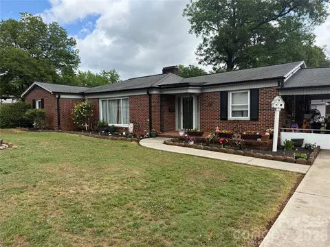 191 Nc 16 S Hwy S, Taylorsville, NC 28681