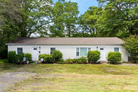 414 E Wilkins St, Dallas, NC 28034