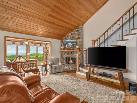 503 Fleetwood Plz, Laurel Park, NC 28739
