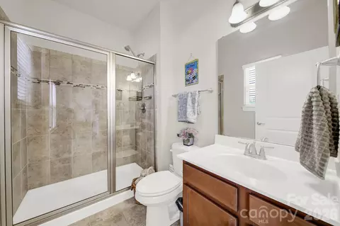 Bath - 16416 Leavitt Ln, Davidson, NC 28036 photo 1 of 3