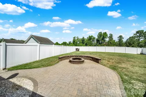 Exterior - 16416 Leavitt Ln, Davidson, NC 28036 photo 5 of 9