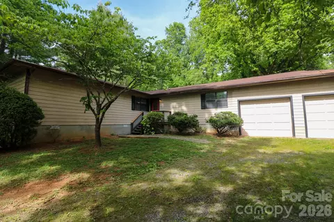131 Upper Grassy Branch Rd, Asheville, NC 28805