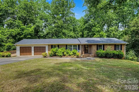 109 James Dr, Belmont, NC 28012