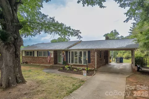 5460 Clover St, Hickory, NC 28602