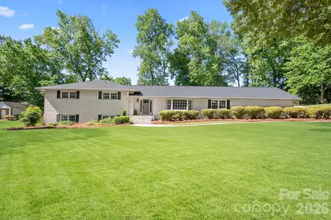 3713 Saint Regis Dr, Gastonia, NC 28056