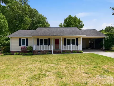 425 Catawba Dr, Salisbury, NC 28147