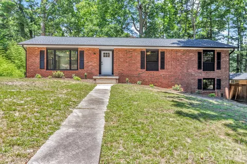 4 Barnes Rd, Asheville, NC 28803