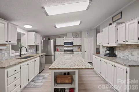 Kitchen - 1855 Burris Rd, Conover, NC 28613 photo 2 of 5