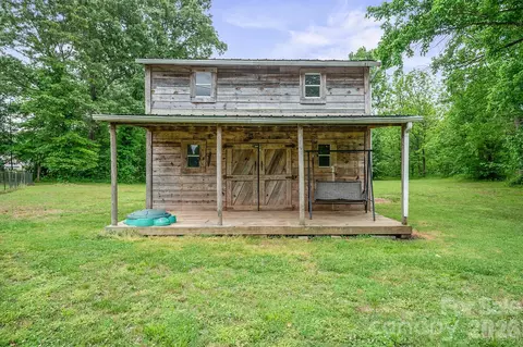 Exterior - 1855 Burris Rd, Conover, NC 28613 photo 3 of 4