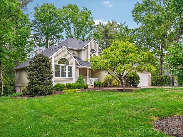 38 Forest Knoll Dr, Weaverville, NC 28787