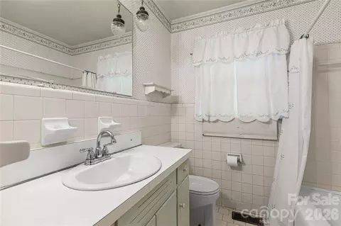 Bath - 503 N Jackson Rd, Lancaster, SC 29720 photo 2 of 2