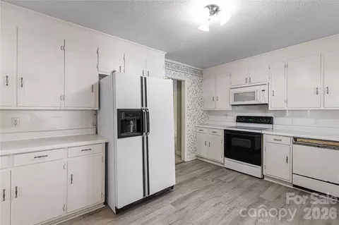 Kitchen - 503 N Jackson Rd, Lancaster, SC 29720 photo 2 of 2