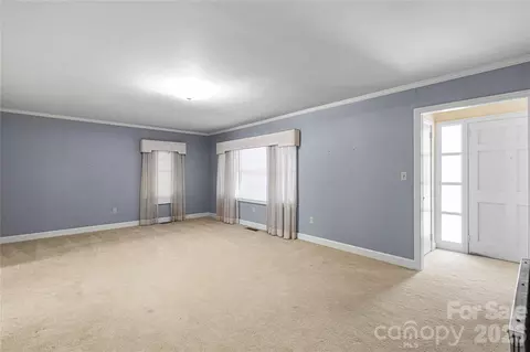 Living - 503 N Jackson Rd, Lancaster, SC 29720 photo 2 of 6