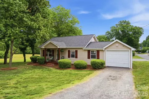 215 W Dallas Rd, Stanley, NC 28164