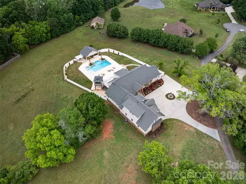 4511 Howey Farms Dr, Waxhaw, NC 28173