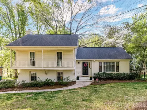 3719 Huckleberry Rd, Charlotte, NC 28210