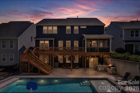 1074 Weir Ct, Fort Mill, SC 29708