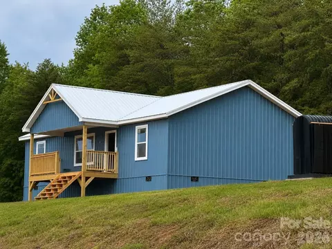 2020 Bailey Dr, Hickory, NC 28601