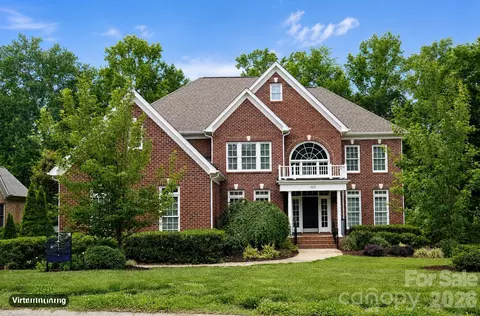 880 Hickory Stick Dr, Fort Mill, SC 29715