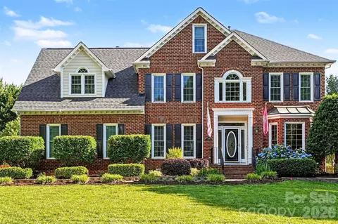 7068 Kidwelly Ln, Matthews, NC 28104
