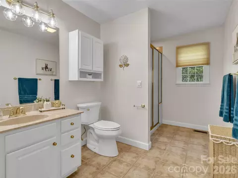 Bath - 88 Adams Dr, Clyde, NC 28721 photo 4 of 5