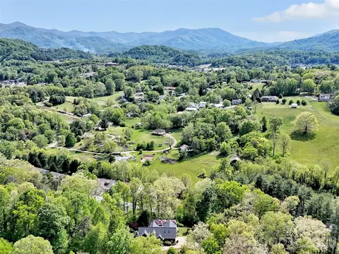View/Area - 88 Adams Dr, Clyde, NC 28721 photo 2 of 3