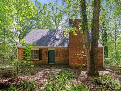 639 Hunter St, Burnsville, NC 28714