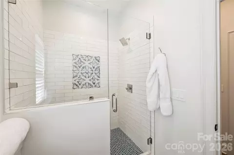 Bath - 18300 Scotscraig Ln, Cornelius, NC 28031 photo 8 of 8