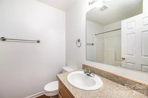 Bath - 5319 Eider Ln, Granite Falls, NC 28630 photo 2 of 5