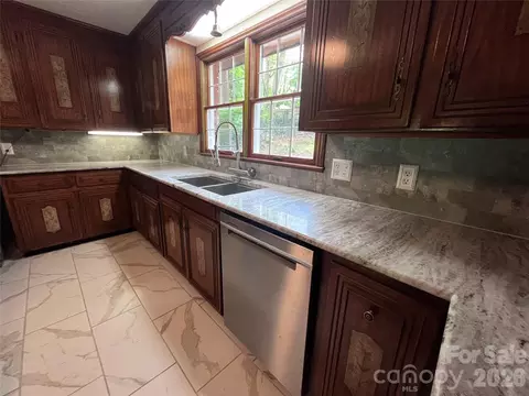 Kitchen - 231 Davis Dr, Morganton, NC 28655 photo 2 of 7