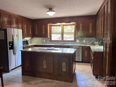 Kitchen - 231 Davis Dr, Morganton, NC 28655 photo 4 of 7