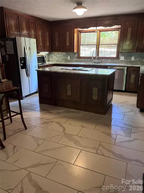 Kitchen - 231 Davis Dr, Morganton, NC 28655 photo 5 of 7