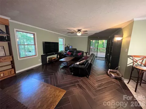 Living - 231 Davis Dr, Morganton, NC 28655 photo 1 of 6