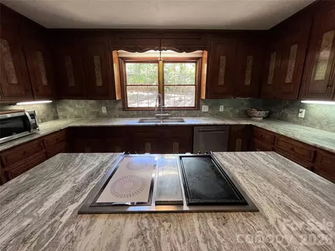 Kitchen - 231 Davis Dr, Morganton, NC 28655 photo 6 of 7