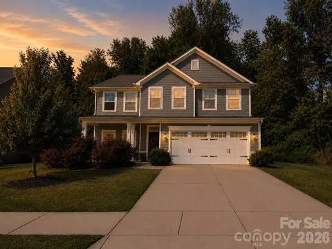10250 Paper Birch Dr, Charlotte, NC 28215