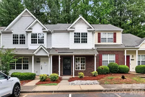 6762 Cypress Tree Ln, Charlotte, NC 28215